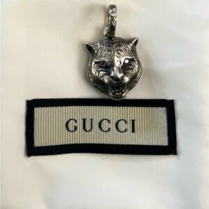Gucci Cat pendant 925. Sterling Silver with Amethyst eyes. Beautiful